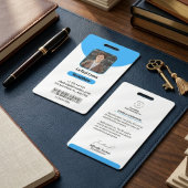 クリーンなラインとクラス：ミニマルなブルー先生ID バッジ