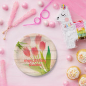 クリーンな木材の背景に赤いチューリップ ペーパープレート (パーティー)