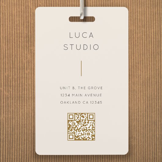 クリーンミニマルシンプルモダンQRコード金ゴールドとクリーム バッジ