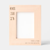 クリーン結婚ミニマリストの日付氏と姓 レーザー彫刻フレーム (正面)