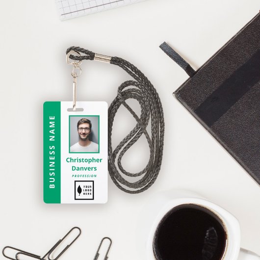 クリーン緑の白ロゴオフィスの従業員の追加 バッジ