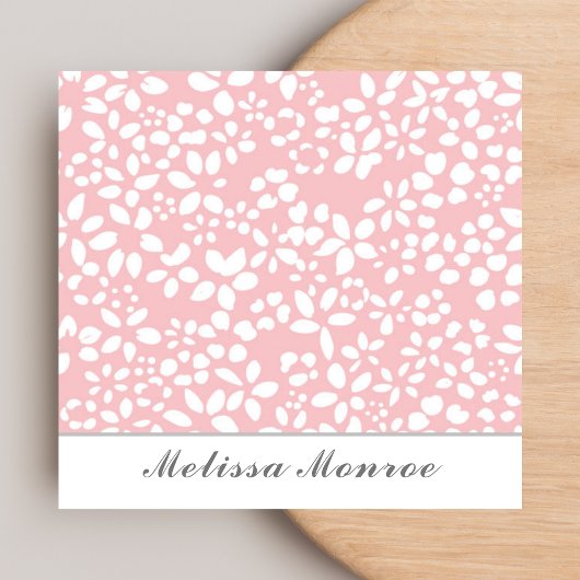 クリーン赤面ピンクの花フェミニンかわいいスクリプト スクエア名刺