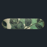 クリー葉ムの背景のとブランチ スケートボード<br><div class="desc">緑の葉鮮やかのプリントと枝は、ジェニファー・ゴルdbergerによるこの緑の背景に残る。季節が変わるにつれて、これらの葉の色は同じままになり、あなたの生活に少し一貫性をもたらす。</div>