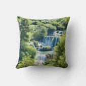 クルカ国立公園の滝 – ダルマティア,クロアチア クッション (裏面)
