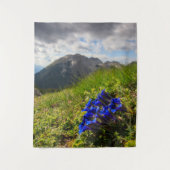 クルシウスのゲンチアンの花と山 タペストリー (正面)