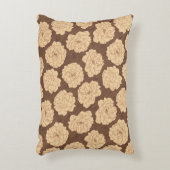 クルミの茶色のバロックバラ – シームレスなパターン。 アクセントクッション (正面(垂直))