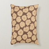 クルミの茶色のバロックバラ – シームレスなパターン。 アクセントクッション (正面(垂直))