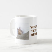 クルミを持つリス コーヒーマグカップ (正面左)