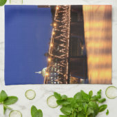 クルミ通りブリッジハリスバーグペンシルバニア キッチンタオル (折り畳み)