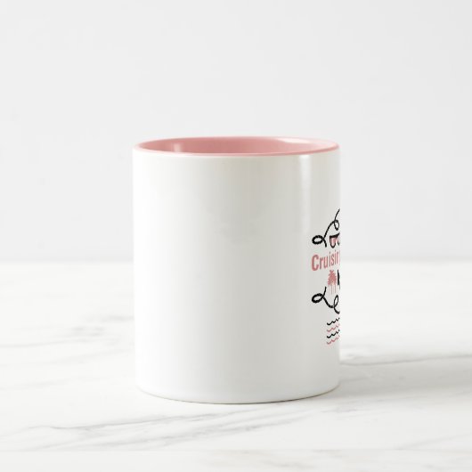 クルージングの姉妹のおもしろいな休日の遊航船のギフト ツートーンマグカップ (中央)