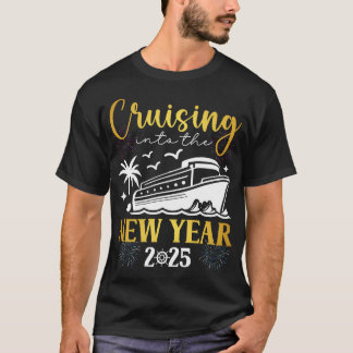 クルージングの新年2025家族休暇 Tシャツ
