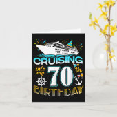 クルージングは私の70歳の誕生日クルー70th Crに カード (黄色い花)