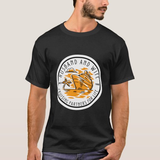クルージングクルーズバケーション夫の妻カップル Tシャツ (正面)