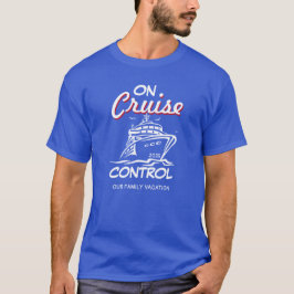 クルーズを満喫中 パーソナライズ バケーションTシャツ Tシャツ