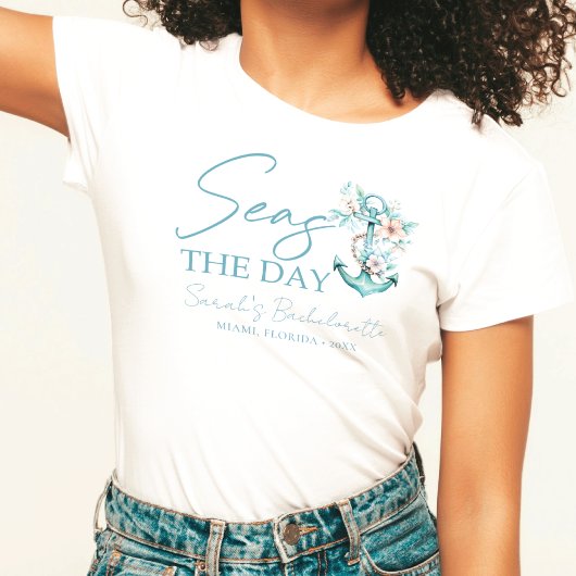 クルーズ ブライズメイド パーソナライズされた「Seas the Day」 Tシャツ