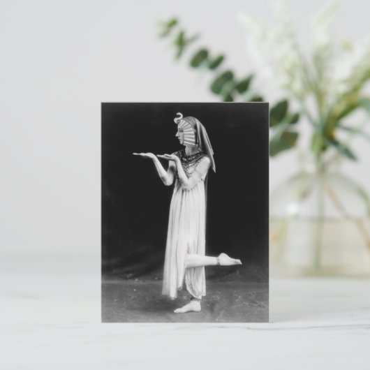 クレオロシアのパトラの衣装を着たダンサー ポストカード (スタンド正面)