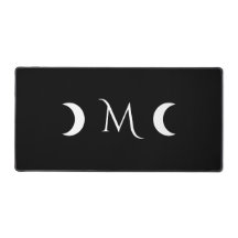 クレセントモダンムーンズブラックとホワイトモノグラム