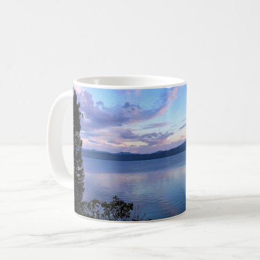 クレセント湖での日没、または コーヒーマグカップ (正面左)