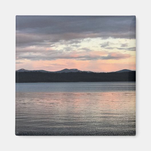 クレセント湖での日没、または マグネット (正面)