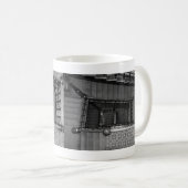 クレセント階段吹き抜けグレースケールコーヒーマグ コーヒーマグカップ (正面右)