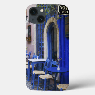 クレタ島の旧市街ハニアの古いホテルの色鮮やかな青い入り口と外壁 iPhone 13ケース