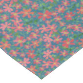 クレマチスピンク、赤、オレンジ色のフローラオン深いブルー テーブルクロス (アングル)