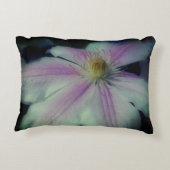 クレマチスフラワー花びらアップ近く アクセントクッション (裏面)