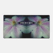 クレマチス花を近くにパーソナライズされた咲く デスクマット (正面)