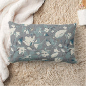 クレマティスつる植物グレーブルークリームウォーター色フローラ ランバークッション (ブランケット)