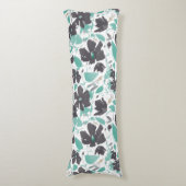 クレマティスフローラグレーティール(緑がかった色)水彩 ボディピロー (正面縦)