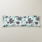 クレマティスフローラグレーティール(緑がかった色)水彩 ボディピロー (正面)