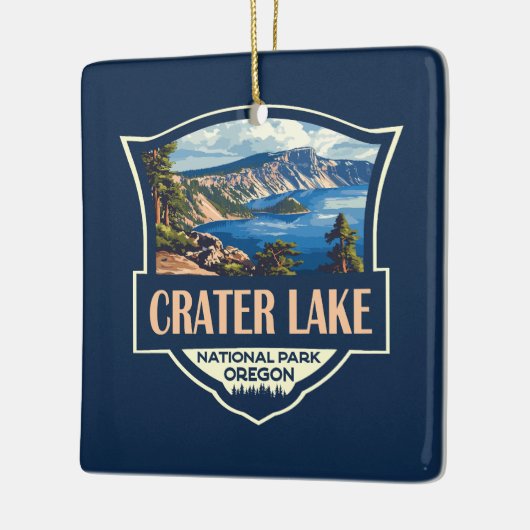 クレーターレイクナショナルパークイラストレーションレトロバッジ セラミックオーナメント (左)