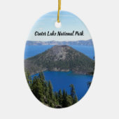 クレーターレイクナショナルパークウィザードアイランドホリデイ セラミックオーナメント (正面)