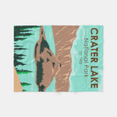 クレーターレイクナショナルパークオレゴンヴィンテージ フリースブランケット (正面(横))