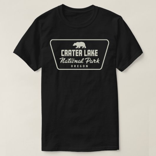 クレーターレイクナショナルパークベアーバッジタン Tシャツ (デザイン正面)