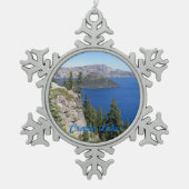 クレーターレイクナショナルパークランドスケープ スノーフレークピューターオーナメント (正面)