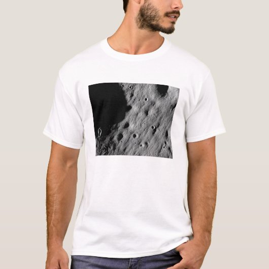 クレーター地域 Tシャツ (正面)