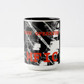 クレーンの操縦士= MFICのヴィンテージのクローラークレーン ツートーンマグカップ (中央)