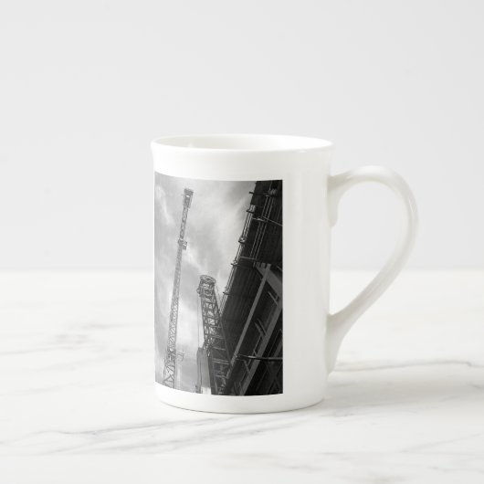 クレーン&カウンタウェイト建築機器の写真 ボーンチャイナマグカップ (右)