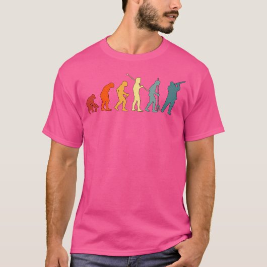 クレー射撃の進化 トラップ射撃 スポーツクレー射撃 Tシャツ (正面)
