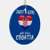 クロアチアが大好きな女の子がサッカー旅行 セラミックオーナメント (右)