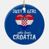 クロアチアが大好きな女の子がサッカー旅行 セラミックオーナメント (裏面)