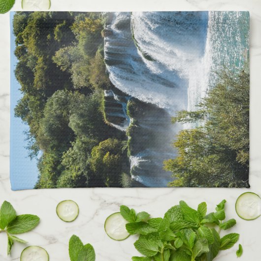 クロアチアのクルカ国立公園 - ダルマチア地方の滝 キッチンタオル (折り畳み)