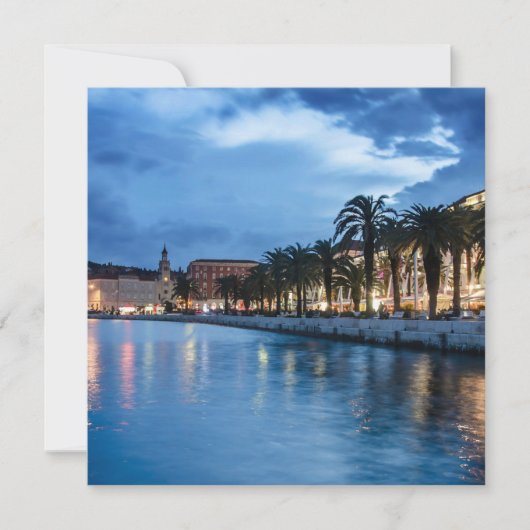 クロアチアのプロムナードを分割 (正面)