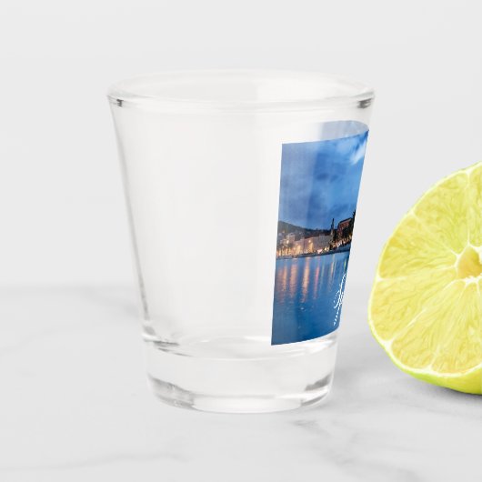 クロアチアのプロムナードを分割 ショットグラス (左)