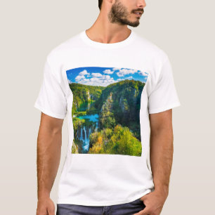 クロアチアの優雅な滝の風景 Tシャツ
