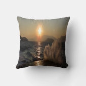 クロアチアの海岸線で波に覆われた夕日 クッション (裏面)