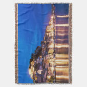 クロアチアの町シベニックの夜。 スローブランケット (正面縦)