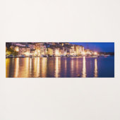 クロアチアの町シベニックの夜。 ヨガマット (裏面(横))