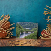 クロアチアの緑の森と滝の滝 フォトプラーク (側面)